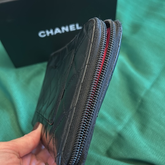 Authentic CHANEL Cambon Black on Black Leather Zip Wallet - Picture 4 of 13